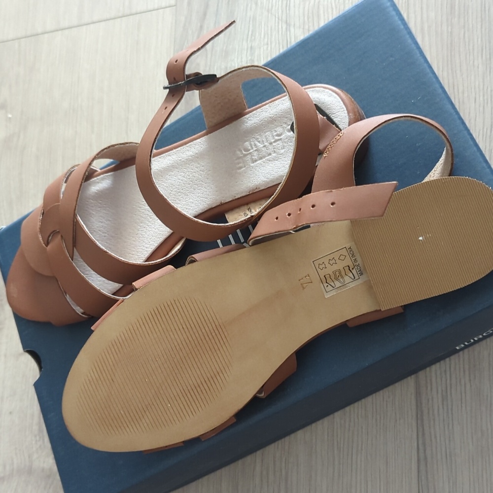Sandals - Picture 2 of 3